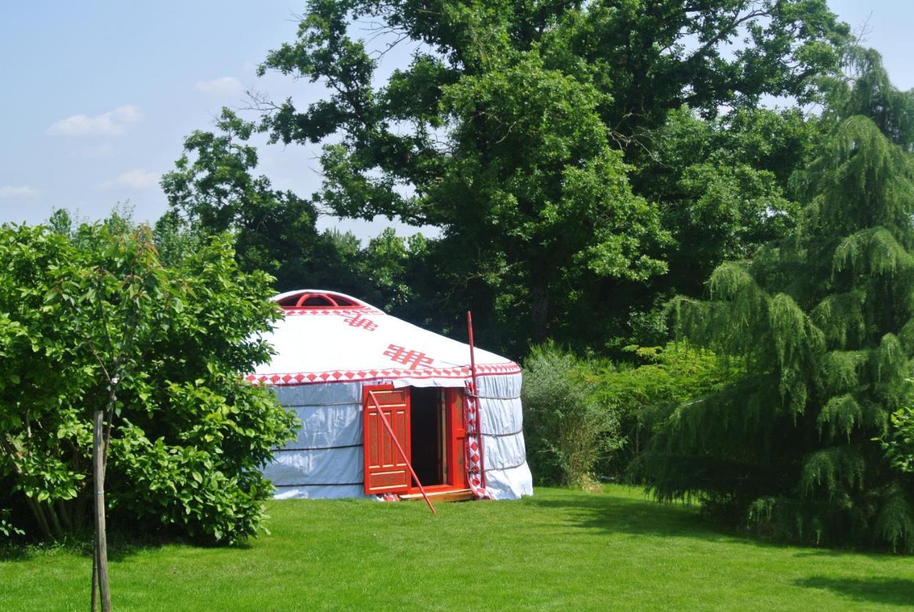 Yourtes Du Bocage Bazoges-en-Pareds Exterior photo