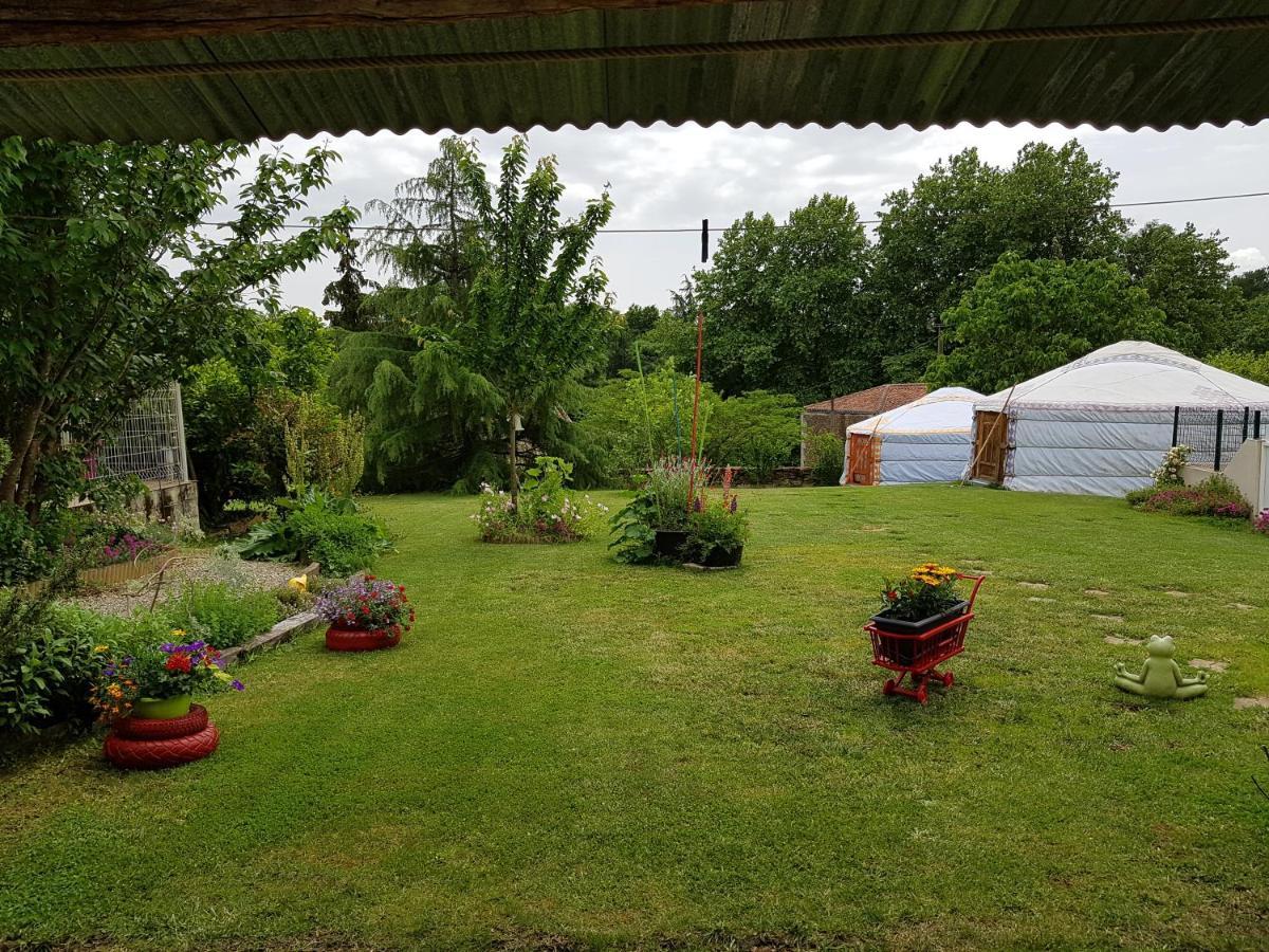 Yourtes Du Bocage Bazoges-en-Pareds Exterior photo
